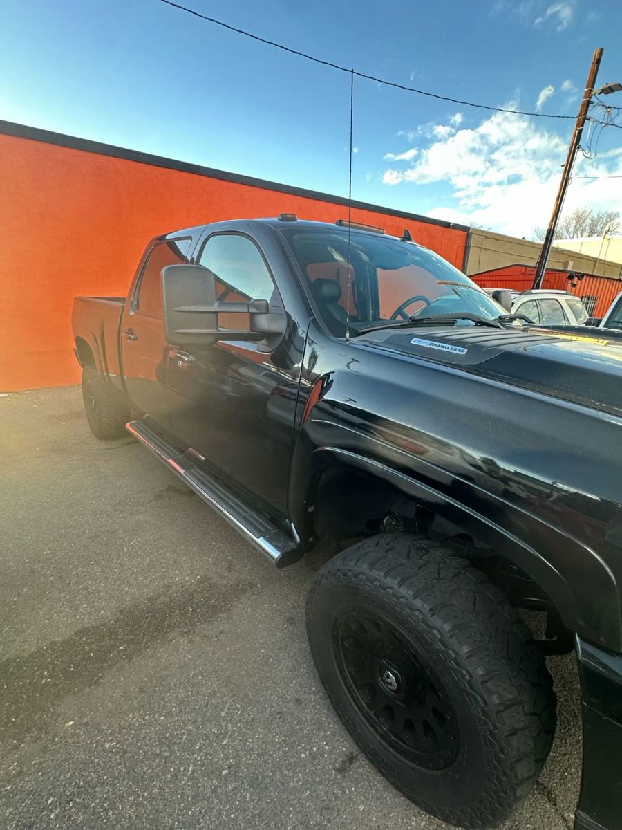 Used 2013 Chevrolet Silverado 2500 LTZ w/ LTZ Plus Package image 9