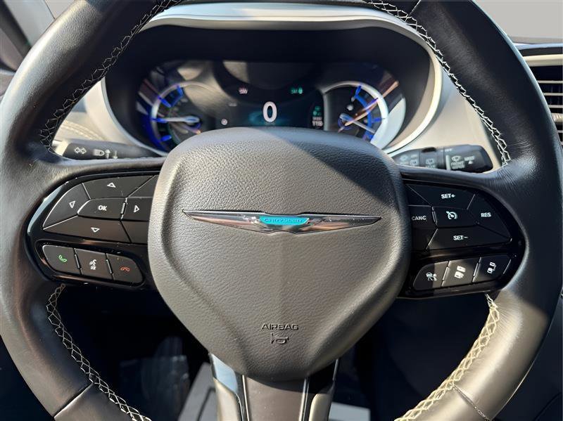 Used 2021 Chrysler Pacifica Touring w/ Uconnect Theater Family Group image 52