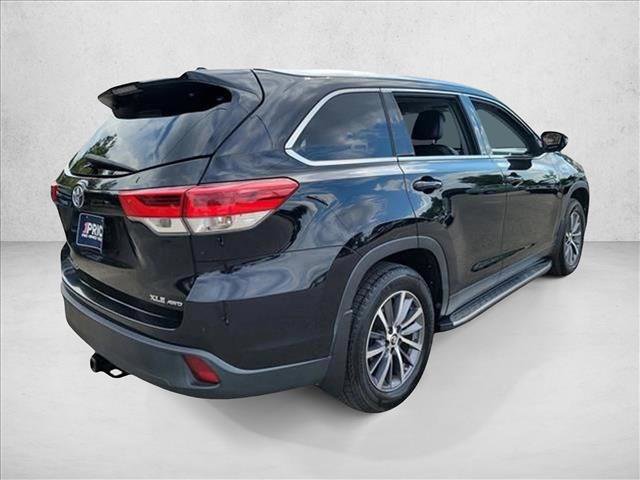 Used 2019 Toyota Highlander XLE image 5