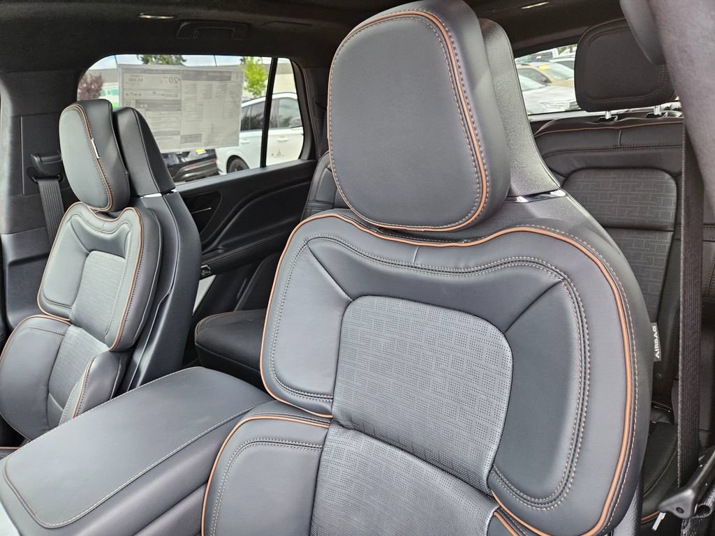 New 2026 Lincoln Aviator Black Label w/ Jet Appearance Package AWD/4WD image 17