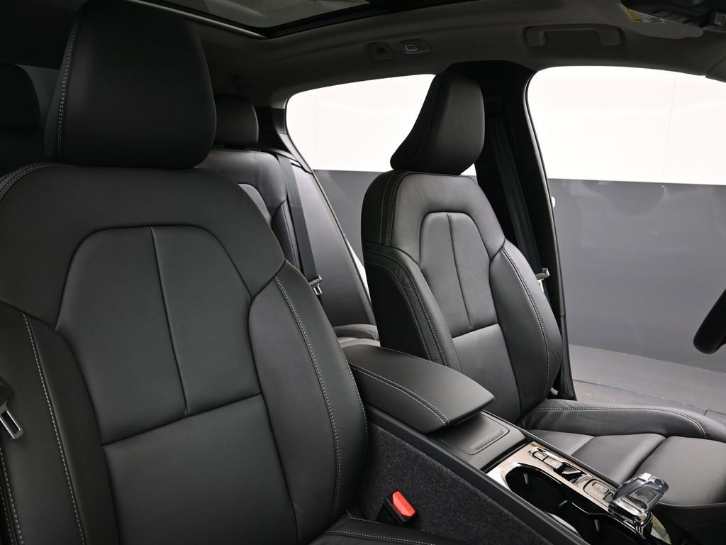New 2026 Volvo XC40 B5 Ultra w/ Protection Package Premier image 13