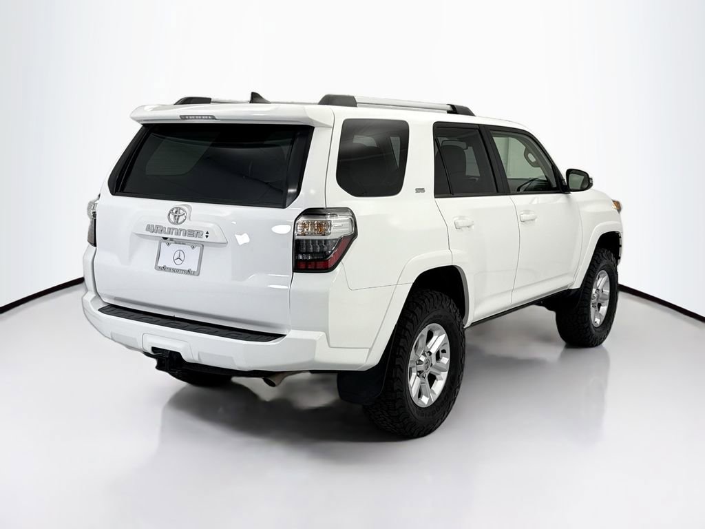 Used 2022 Toyota 4Runner SR5 Premium w/ Moonroof Package AWD/4WD image 5