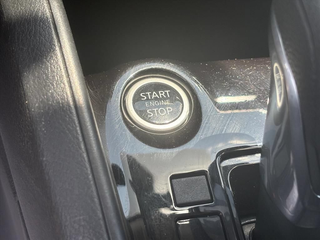 Used 2022 Nissan Kicks S FWD image 17