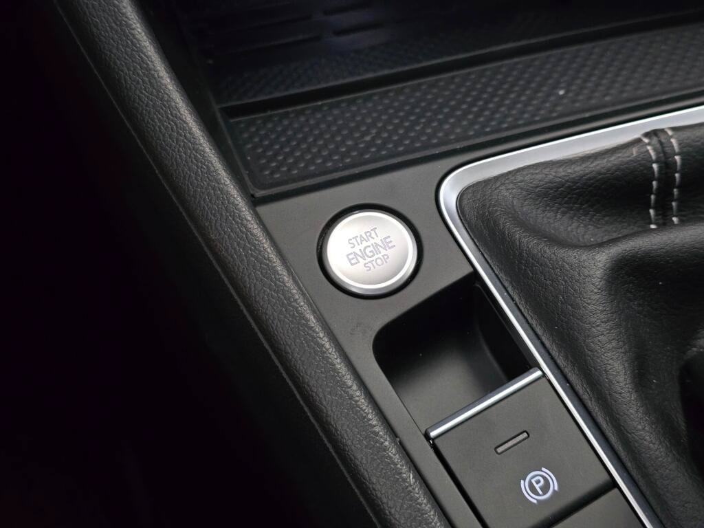 New 2026 Volkswagen Jetta SEL FWD image 29