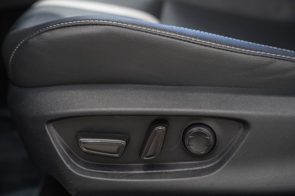 Used 2025 Toyota Camry SE image 34