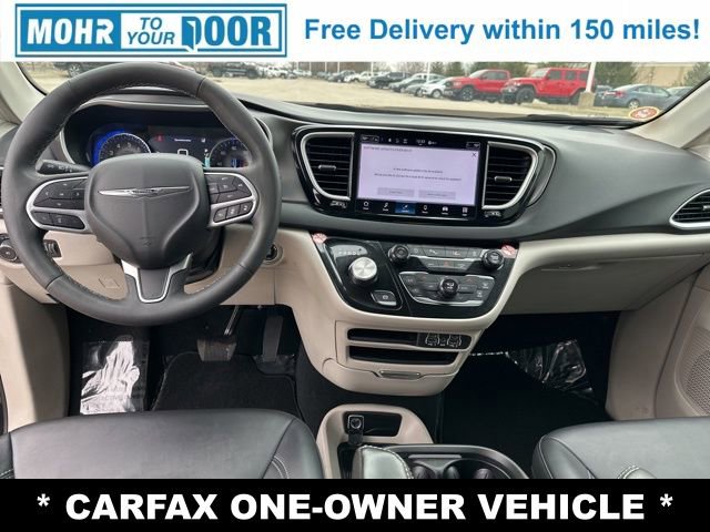 Used 2024 Chrysler Pacifica Touring-L image 33