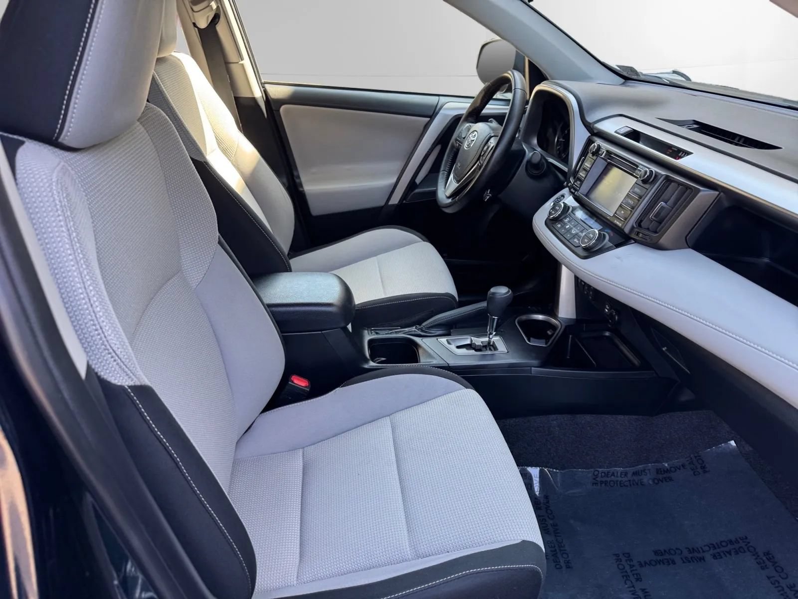 Used 2018 Toyota RAV4 XLE AWD/4WD image 19