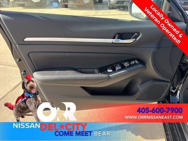 New 2025 Nissan Altima 2.5 SL FWD image 18