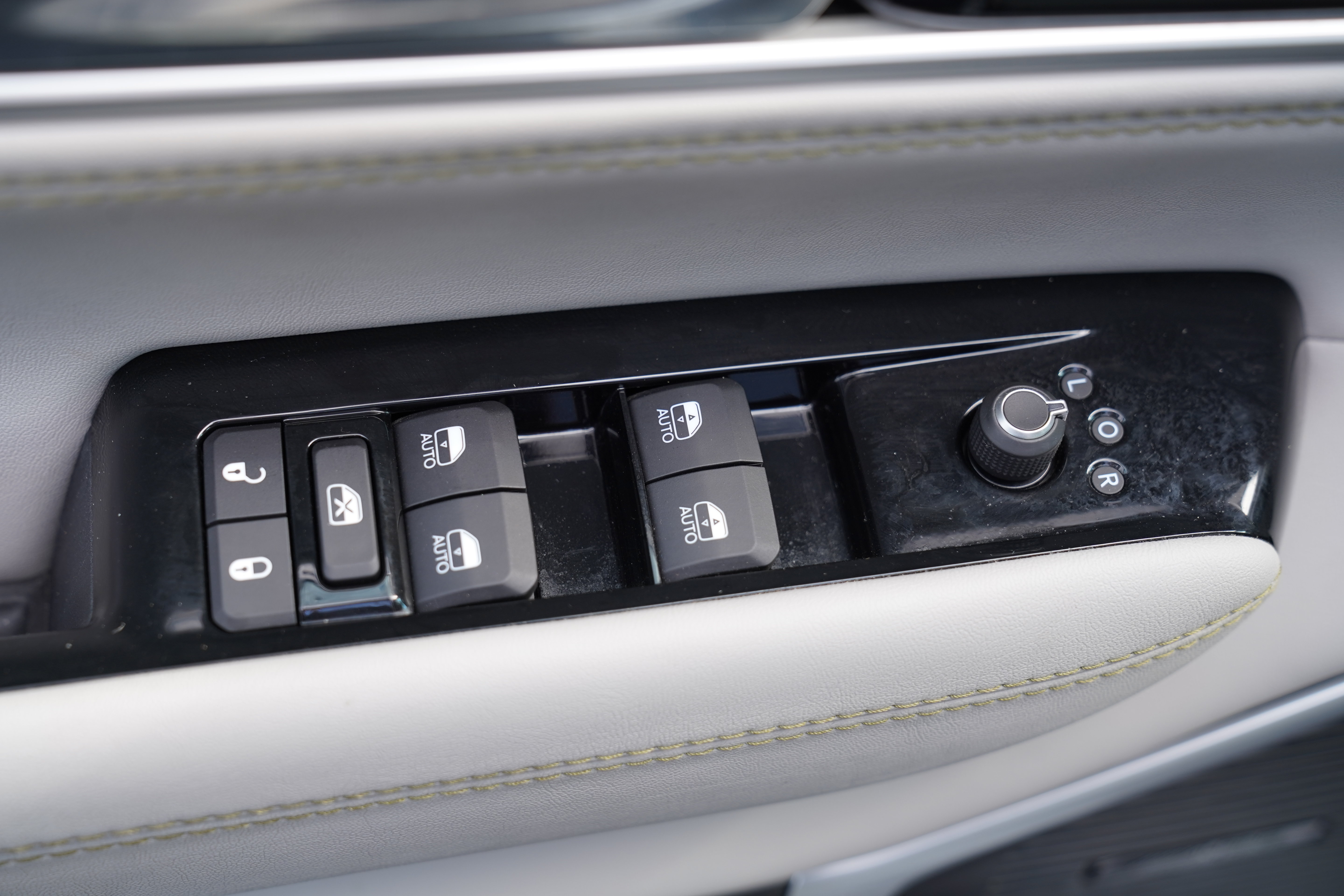 Used 2022 Jeep Wagoneer Series II AWD/4WD image 18