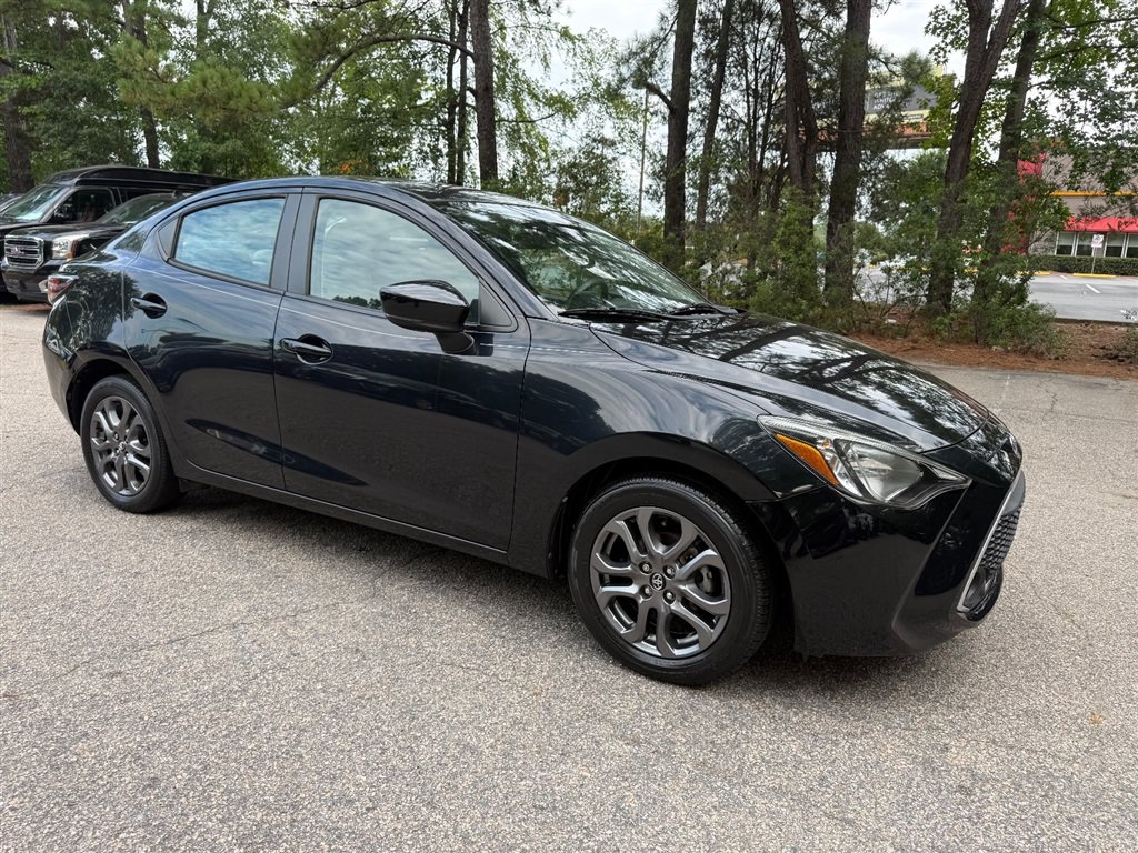 Used 2019 Toyota Yaris LE FWD image 5