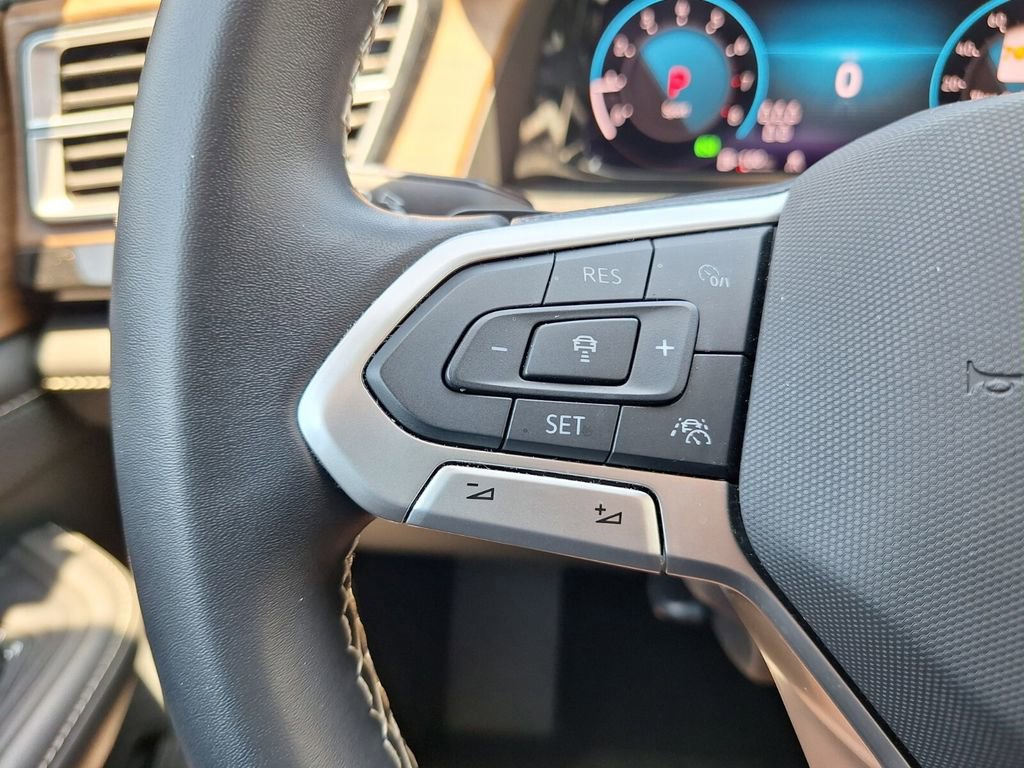 Used 2025 Volkswagen Atlas SE FWD image 18