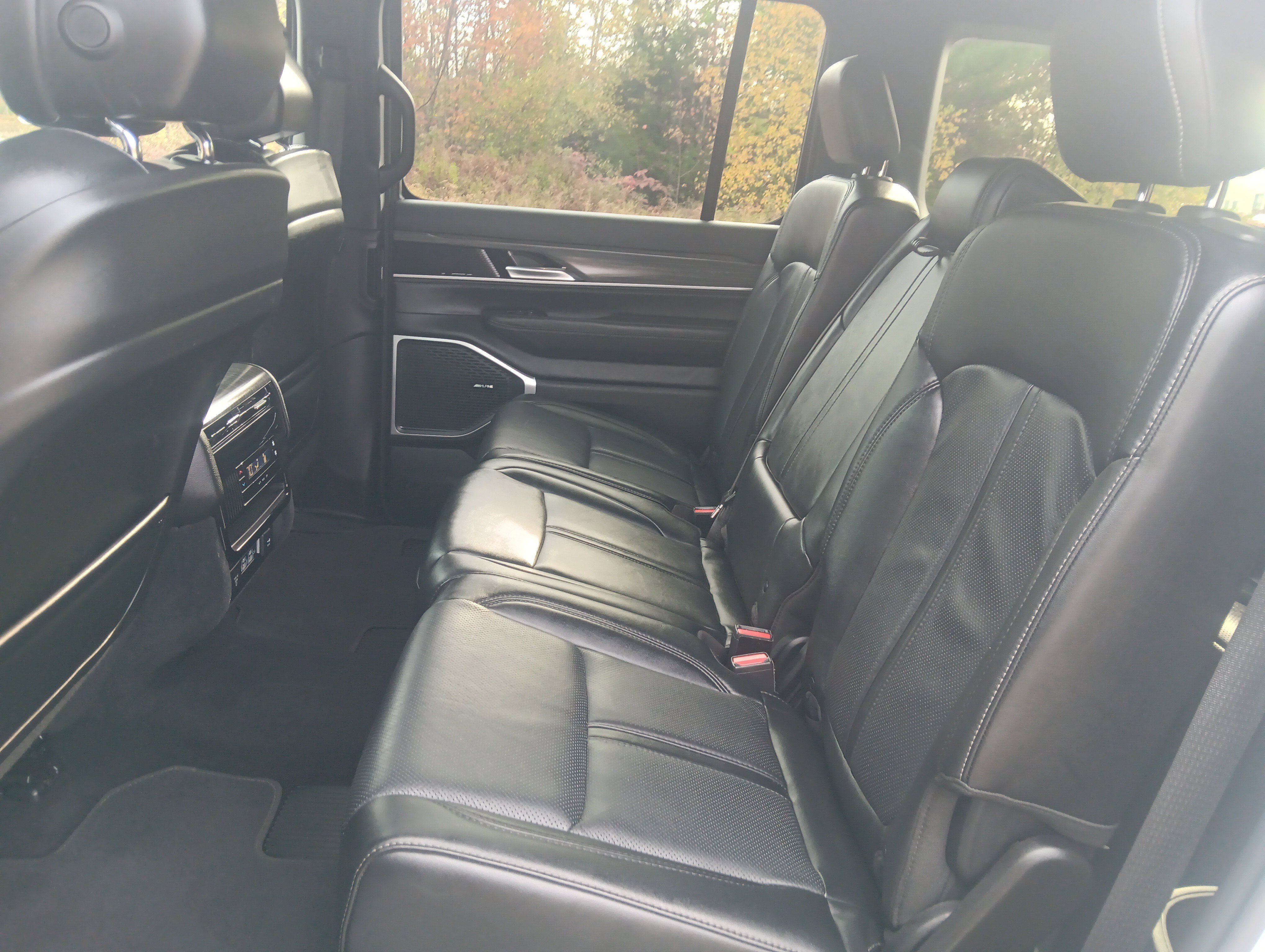 Used 2023 Jeep Wagoneer L Series II image 16