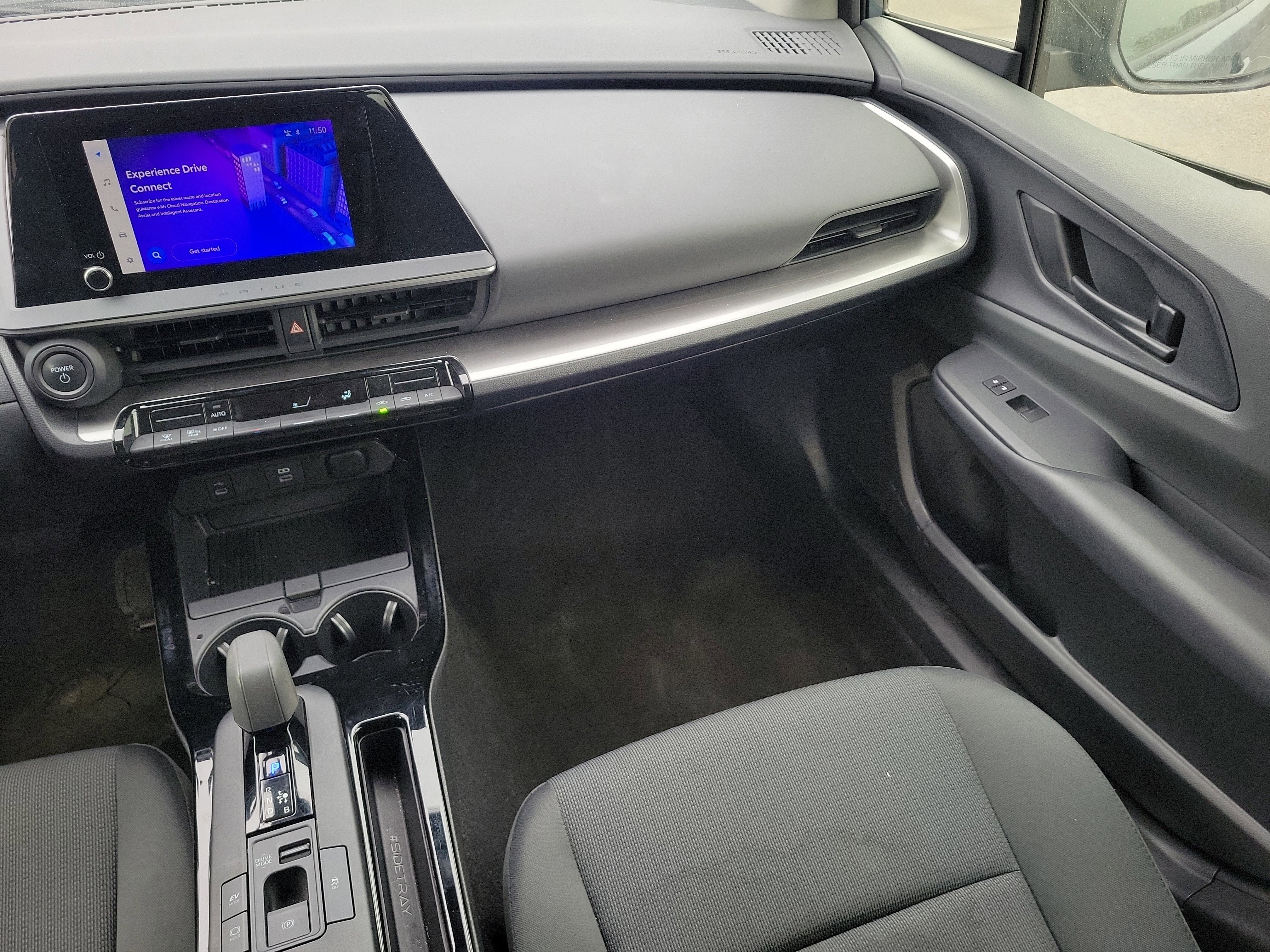 Used 2024 Toyota Prius LE image 11