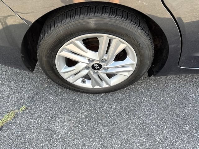 Used 2020 Hyundai Elantra Value Edition w/ Winter Weather Package FWD image 9