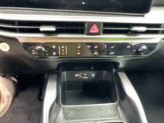 Certified 2025 Kia Sorento LX FWD image 34