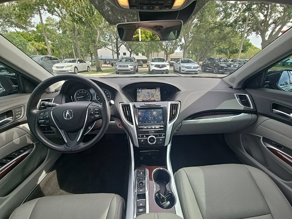 Used 2017 Acura TLX V6 w/ Technology Package FWD image 33