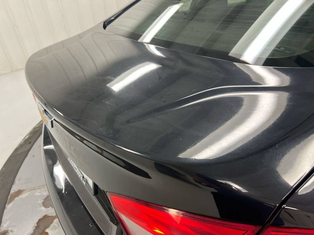 Used 2017 Chevrolet Cruze LS FWD image 30