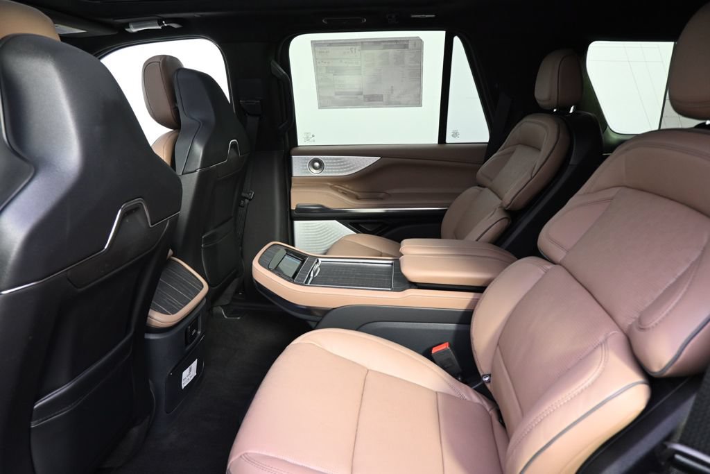 New 2026 Lincoln Navigator Black Label AWD/4WD image 21