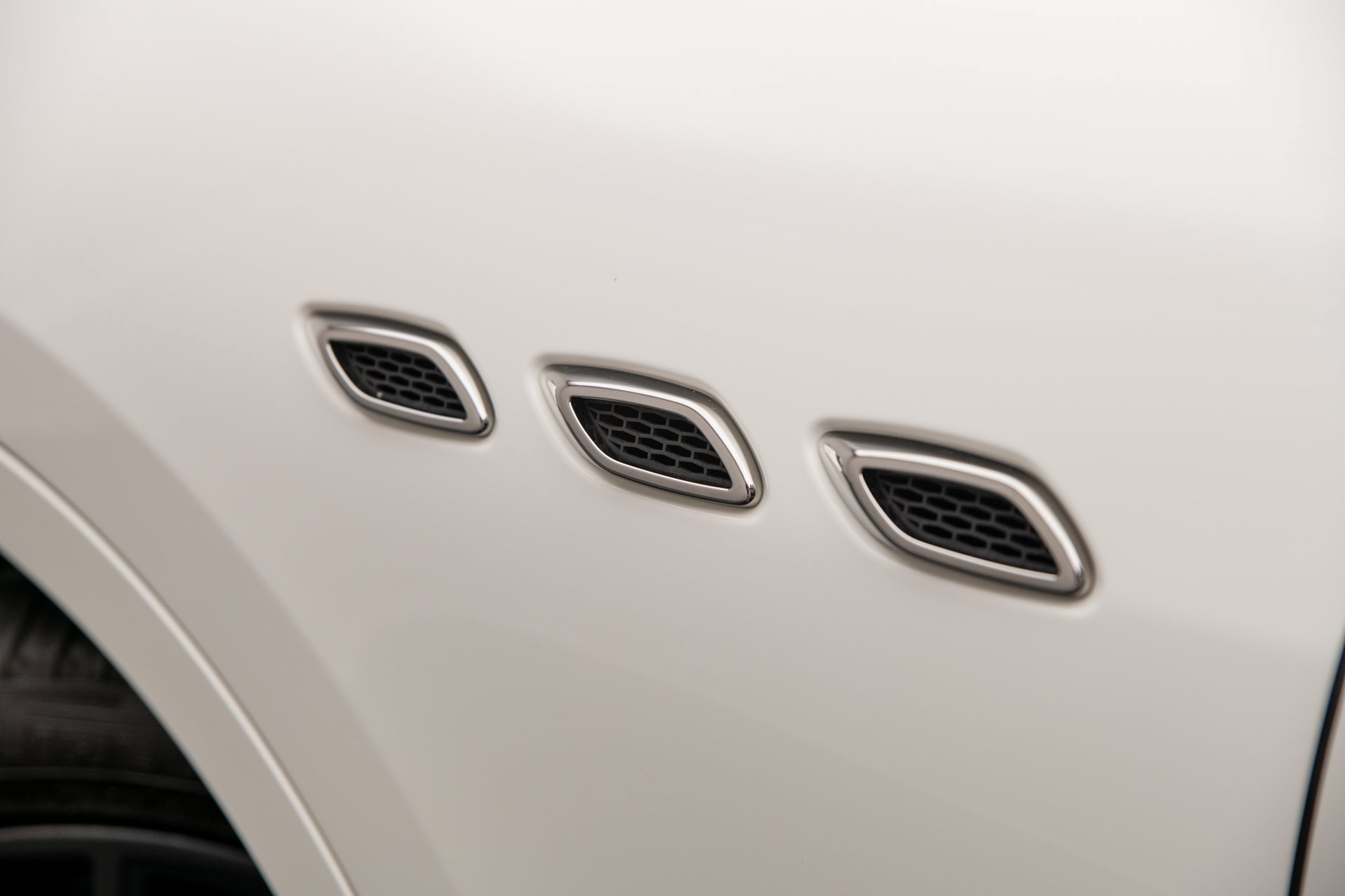 Used 2020 Maserati Levante S AWD/4WD image 34