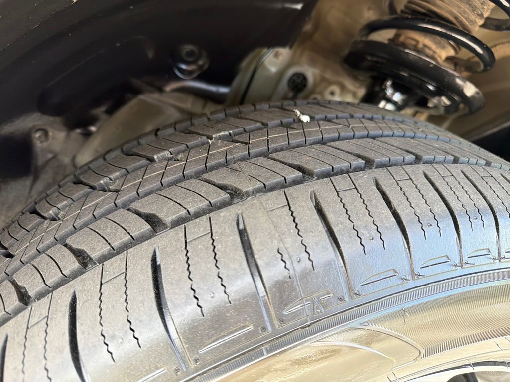 Used 2025 Honda Pilot EX-L image 30