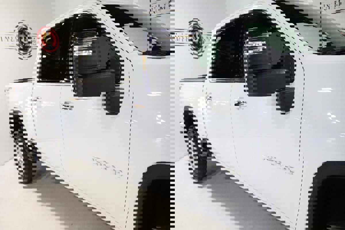 Used 2024 Chevrolet Silverado 2500 LTZ image 6