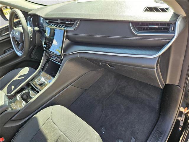 Used 2023 Jeep Grand Cherokee Laredo image 20