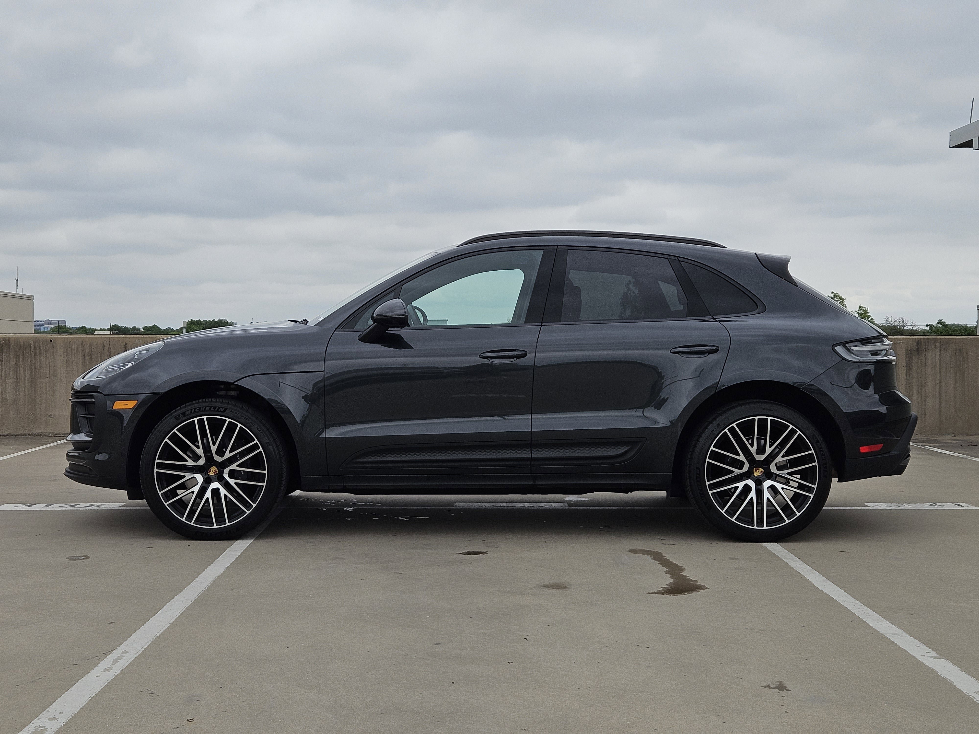 Used 2026 Porsche Macan image 2