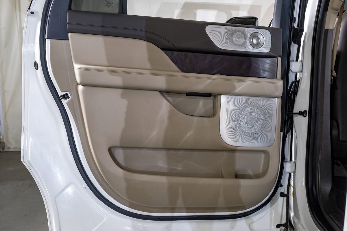 Used 2022 Lincoln Navigator L Reserve image 33