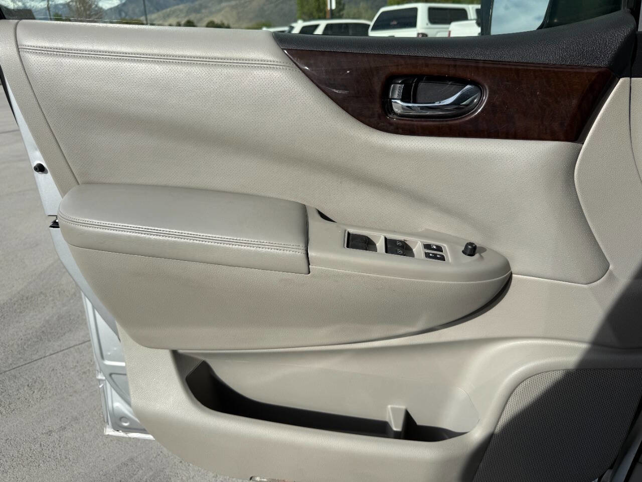 Used 2015 Nissan Quest SV FWD image 29