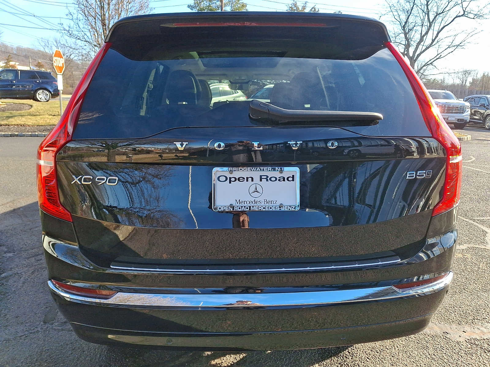Used 2024 Volvo XC90 B5 Plus w/ Protection Package Premier AWD/4WD image 5