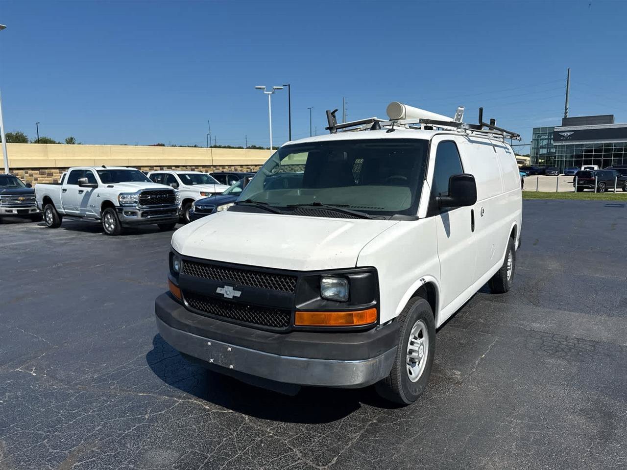 Used 2014 Chevrolet Express 2500 RWD image 4