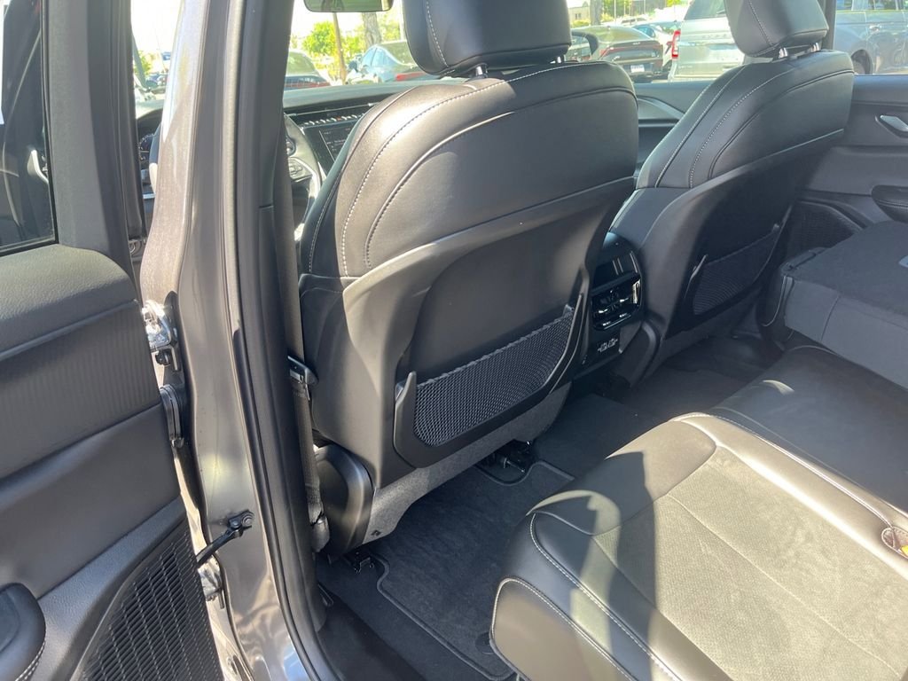 Used 2025 Jeep Grand Cherokee Altitude AWD/4WD image 19