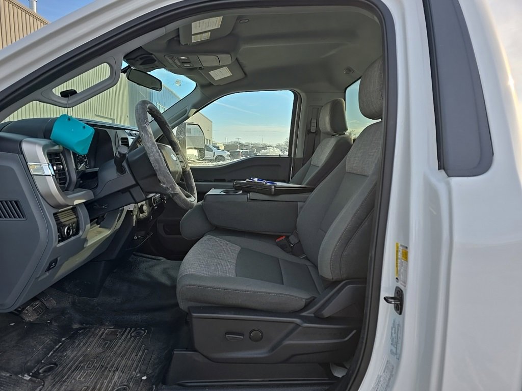 Used 2024 Ford F350 XLT image 8