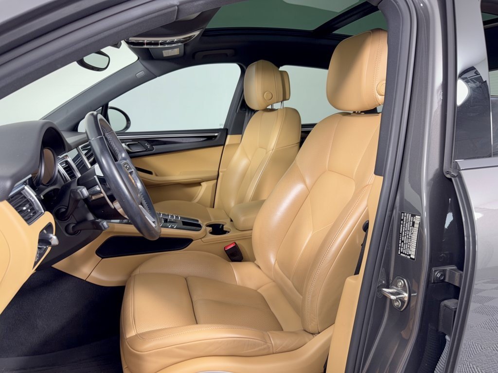 Used 2018 Porsche Macan AWD/4WD image 5