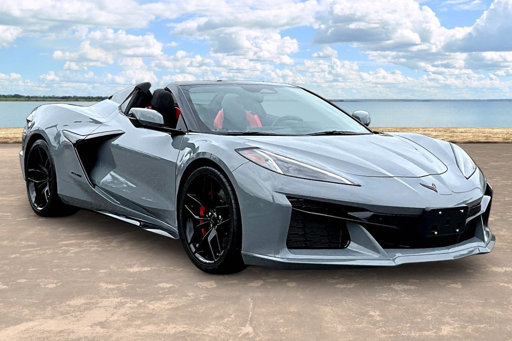 Used 2025 Chevrolet Corvette Z06 w/ Stealth Interior Trim Package RWD image 3