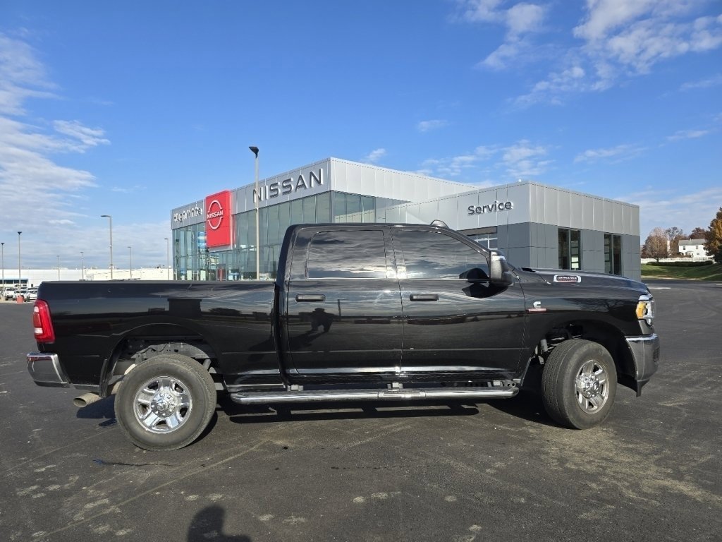 Used 2024 RAM 2500 Tradesman w/ Chrome Appearance Group image 15