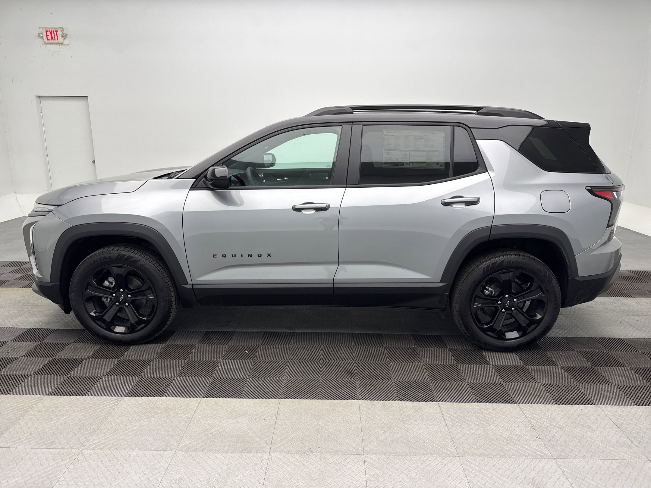 New 2026 Chevrolet Equinox LT w/ Convenience Package II image 2