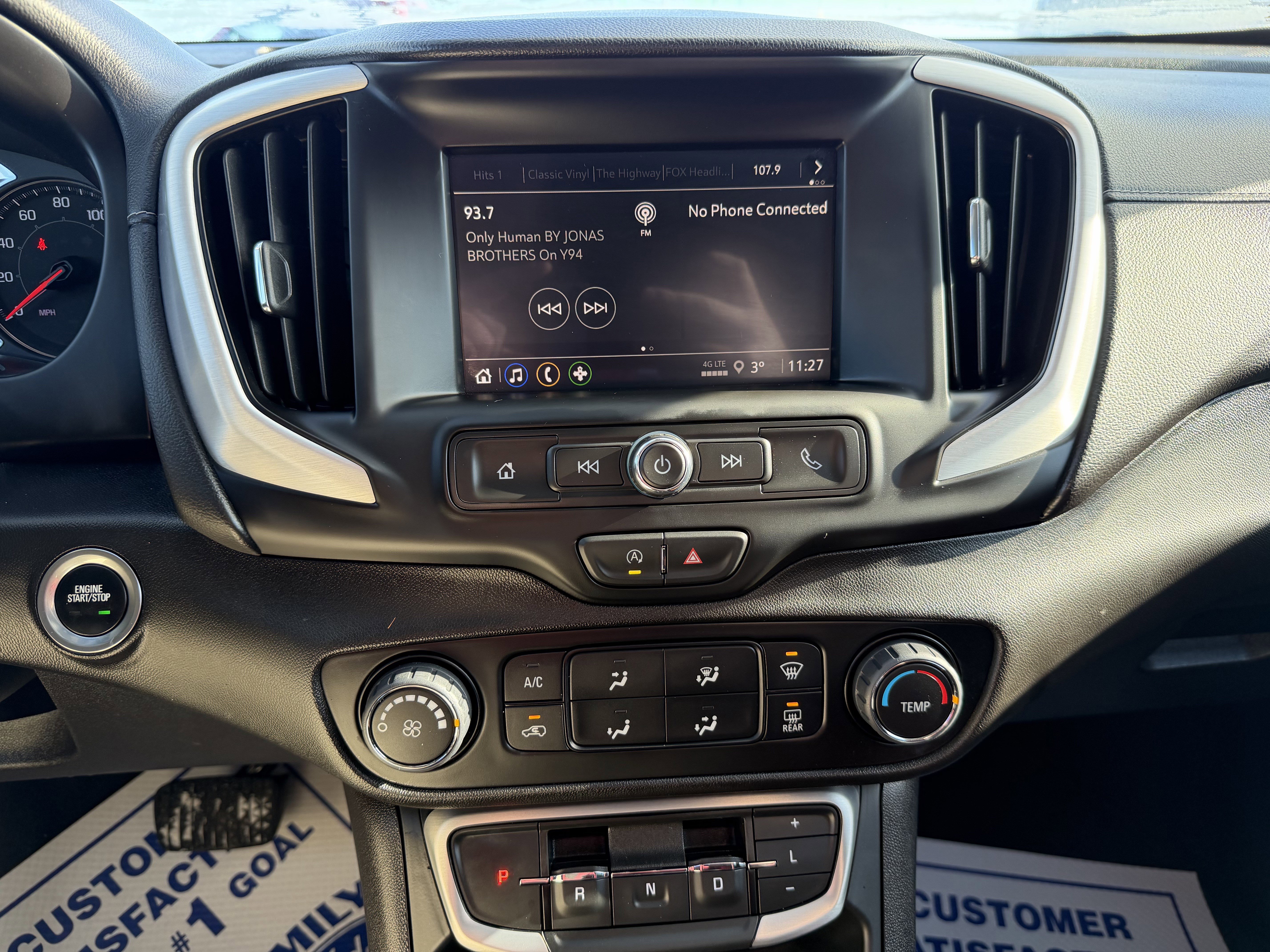 Used 2024 GMC Terrain SLE image 16