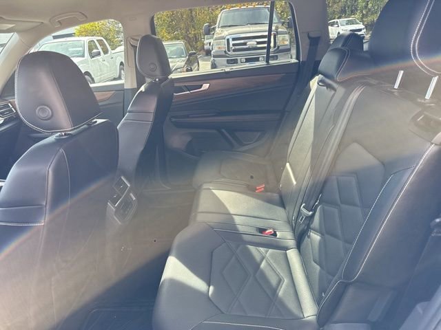 Used 2024 Volkswagen Atlas SE image 15