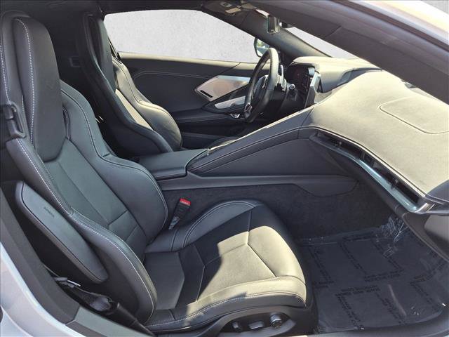 Used 2022 Chevrolet Corvette Stingray Preferred Cpe w/ Z51 Performance Package RWD image 18