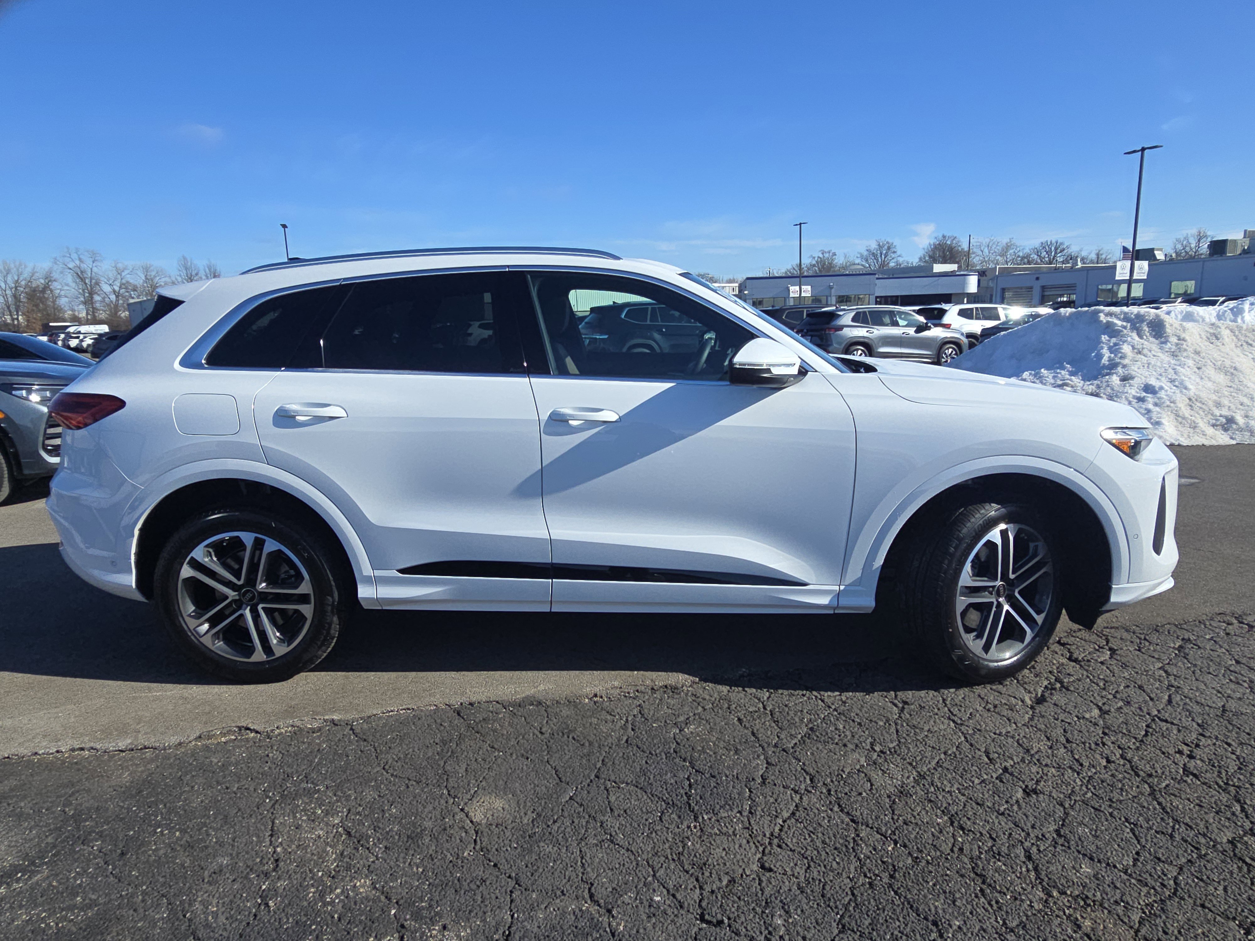 Certified 2025 Audi Q5 Premium w/ Convenience Package image 8