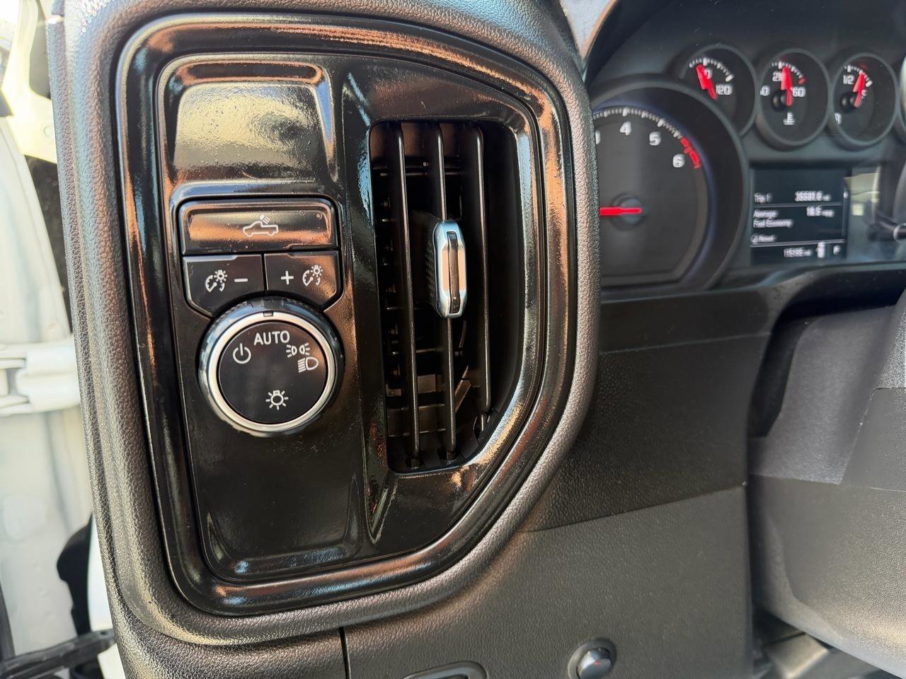 Used 2021 Chevrolet Silverado 1500 W/T RWD image 28