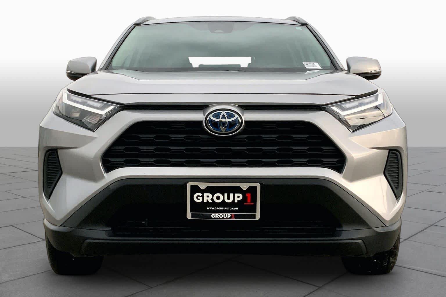 Used 2024 Toyota RAV4 XLE AWD/4WD image 7