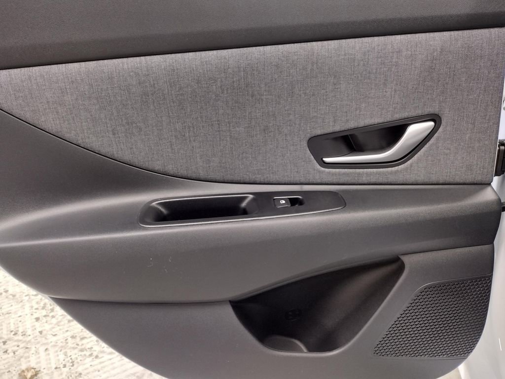 New 2026 Hyundai Elantra Limited FWD image 36