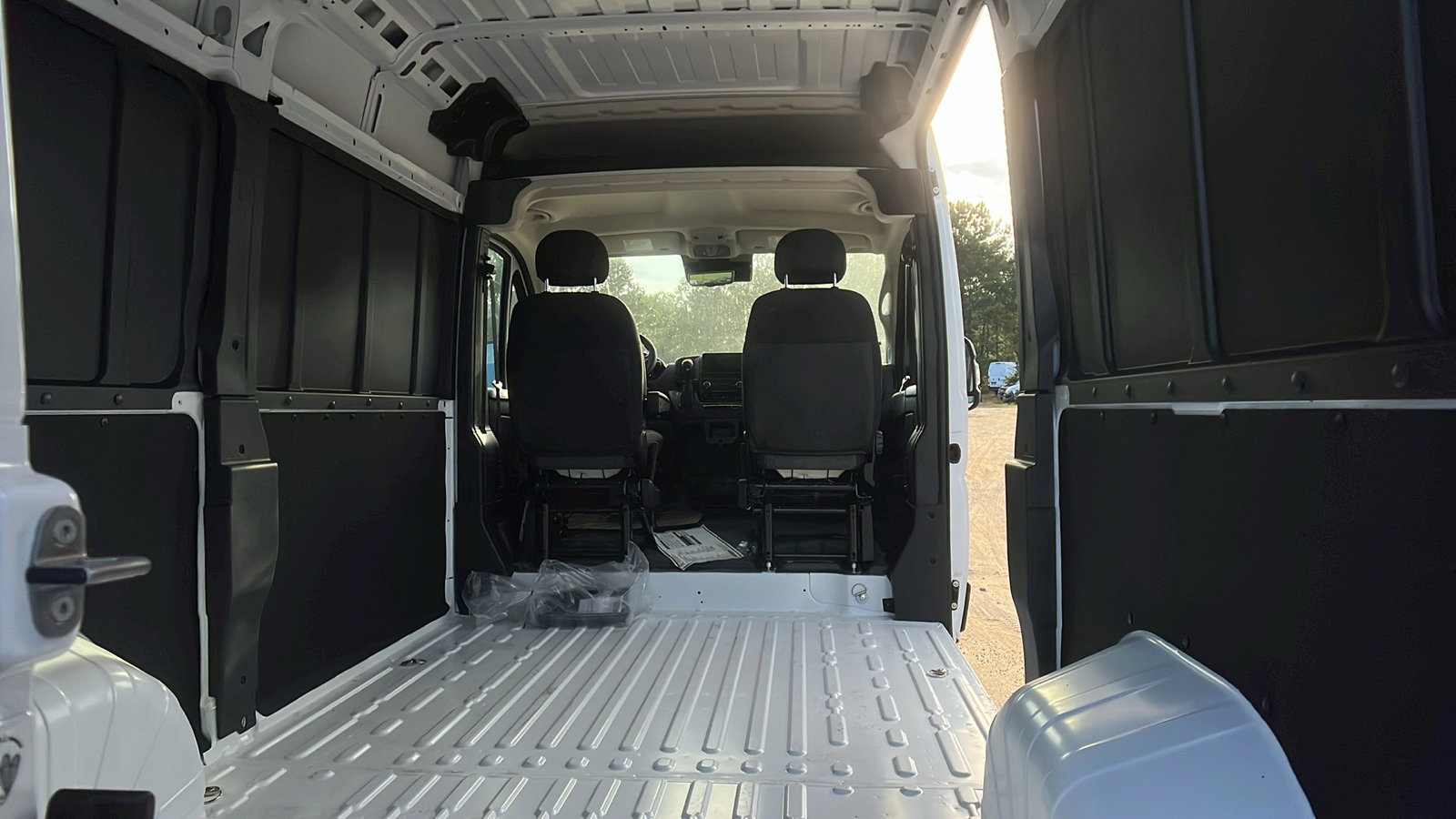 New 2025 RAM ProMaster 1500 w/ Safety Group FWD image 13