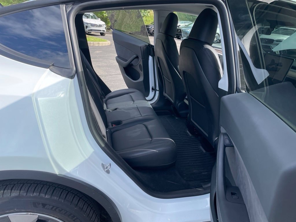 Used 2023 Tesla Model Y Long Range AWD/4WD image 14