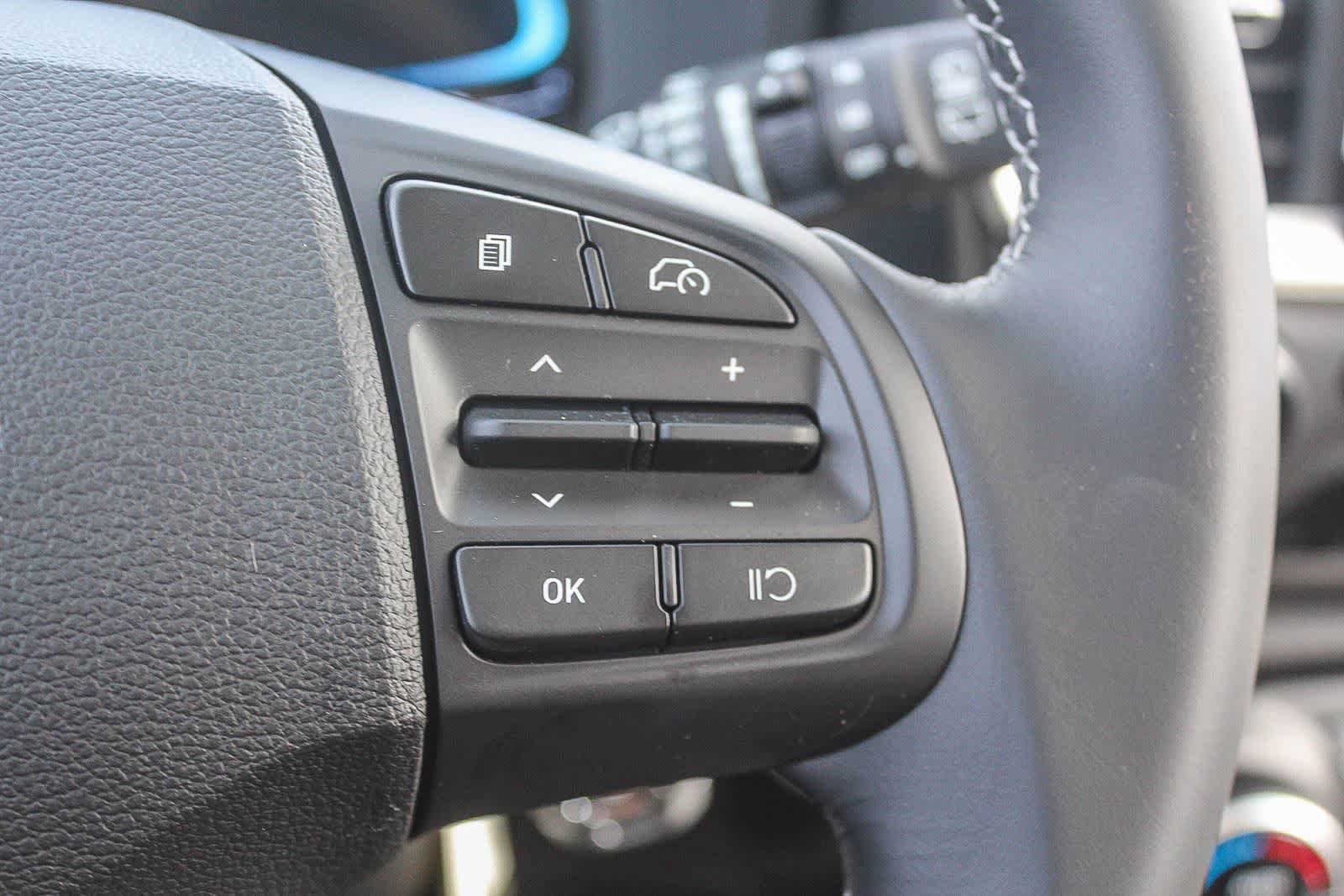 New 2026 Hyundai Venue SEL FWD image 32