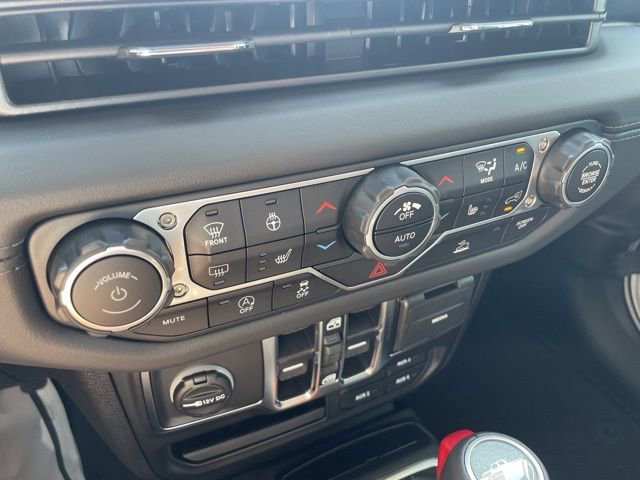 New 2025 Jeep Gladiator Sport image 18