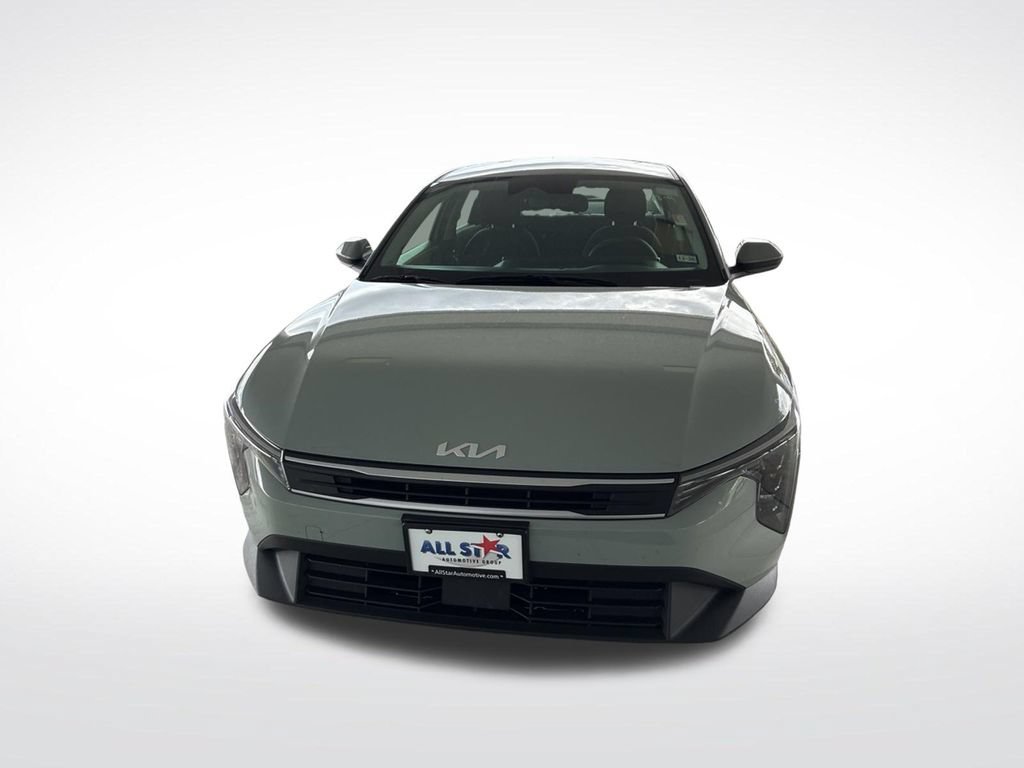 Used 2025 Kia K4 FWD image 2