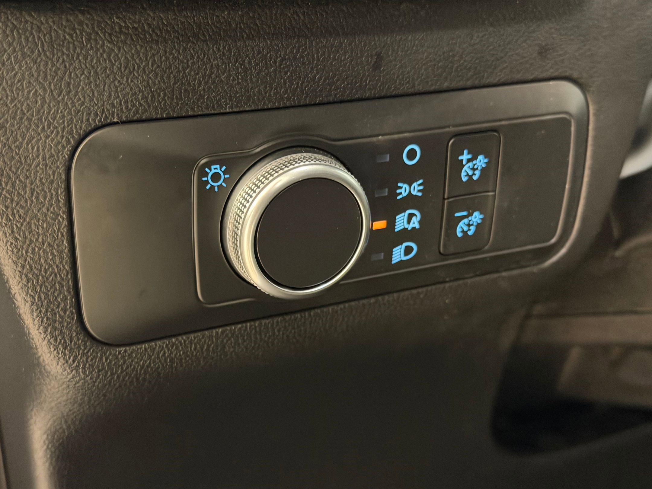 Used 2022 Ford Escape SE image 14
